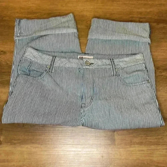 Faded Glory Stretch Women’s Size 10 Cuff Crop Blue Stripe Capri Pants - Picture 5 of 7